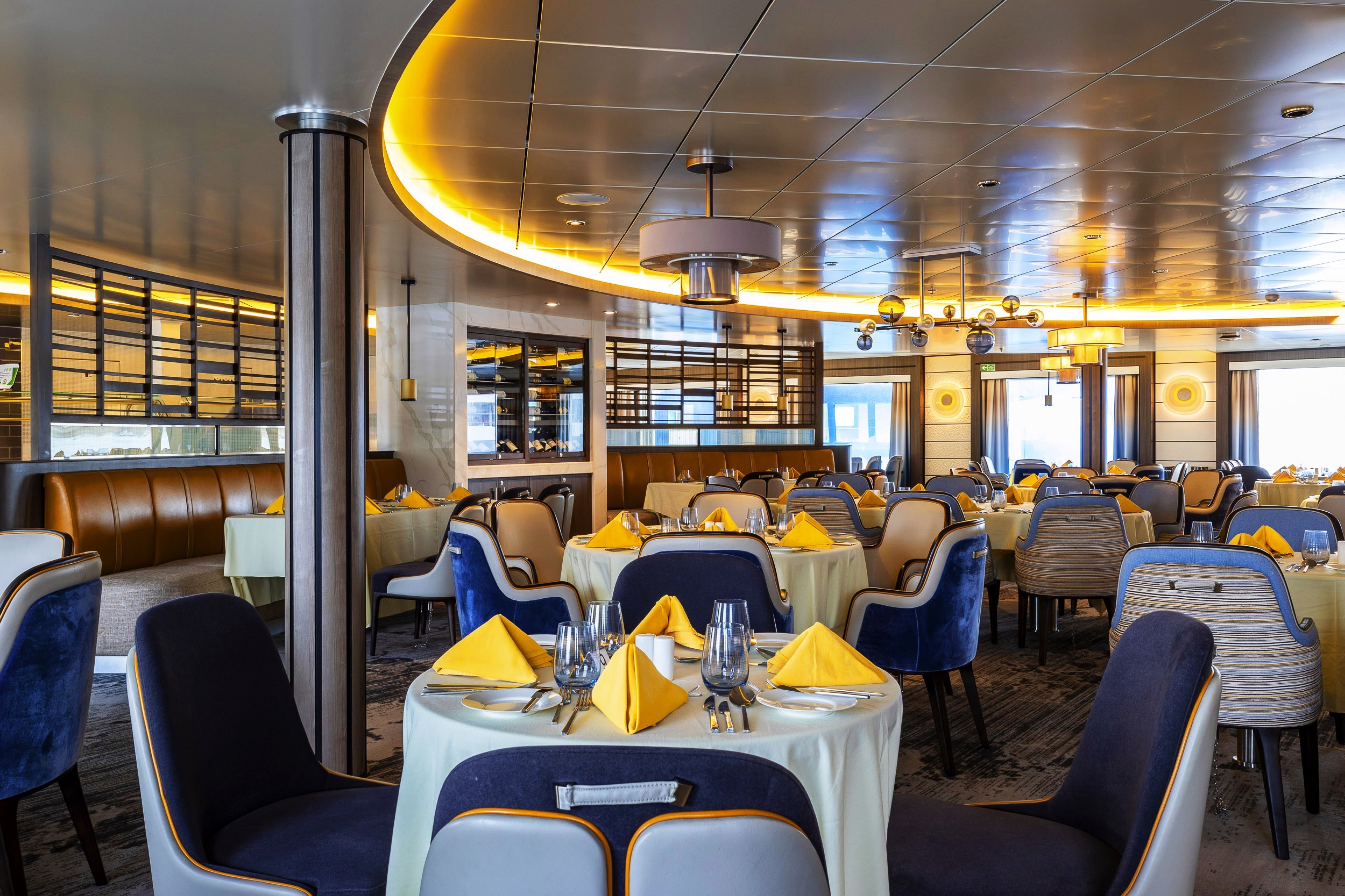 AE Expeditions, SYLVIA EARLE, Dining Room, Sylvia Earle, Richard I'Anson-1.jpg